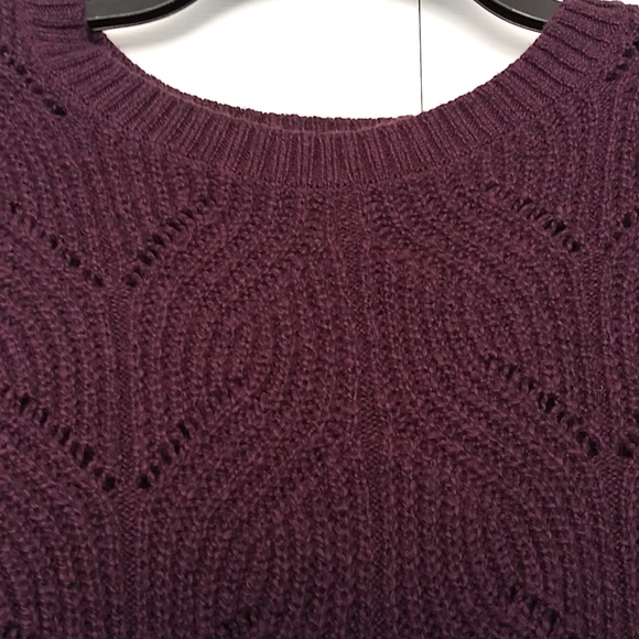 NWT. Lightweight crewneck sweater. - Picture 2 of 6